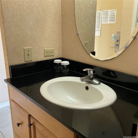 444 Kanekapolei Street 1012, Honolulu, HI 96815