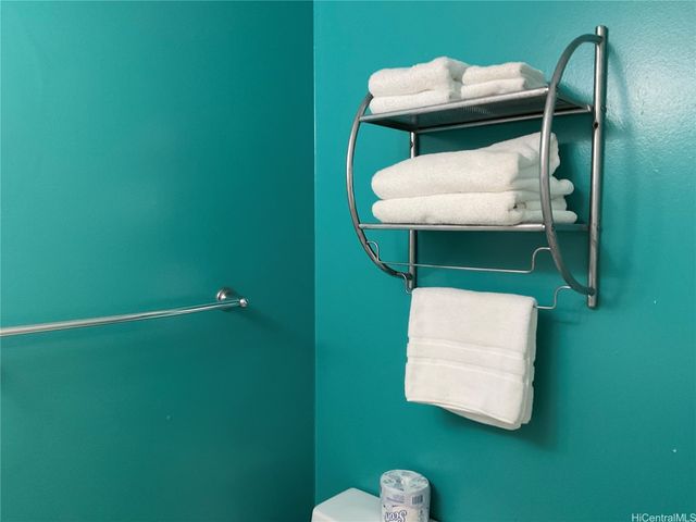 444 Kanekapolei Street 1012, Honolulu, HI 96815