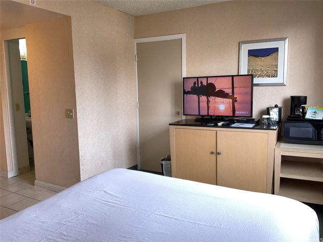 444 Kanekapolei Street 1012, Honolulu, HI 96815