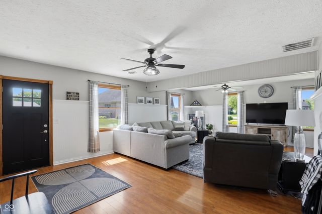 1692 E Casey Lane, Greenfield, IN 46140