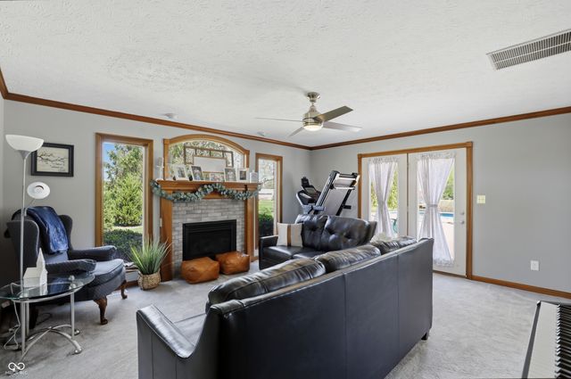 1692 E Casey Lane, Greenfield, IN 46140