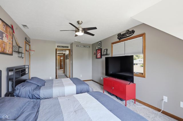 1692 E Casey Lane, Greenfield, IN 46140