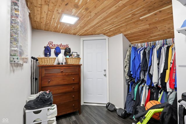 1692 E Casey Lane, Greenfield, IN 46140