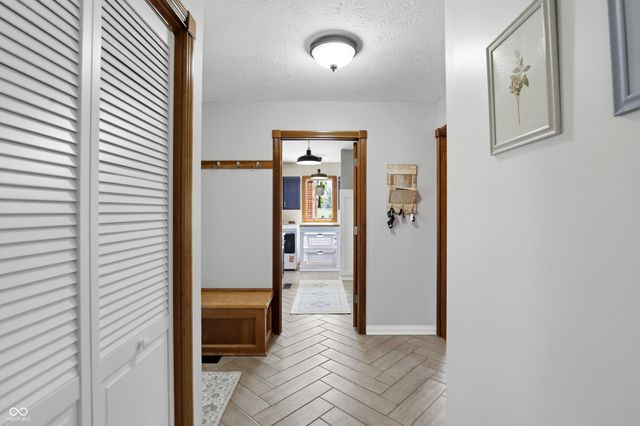 1692 E Casey Lane, Greenfield, IN 46140