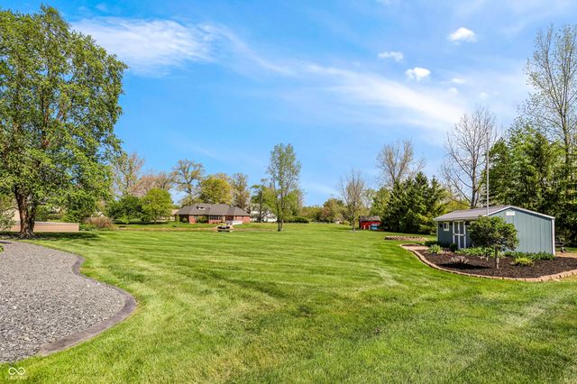 1692 E Casey Lane, Greenfield, IN 46140
