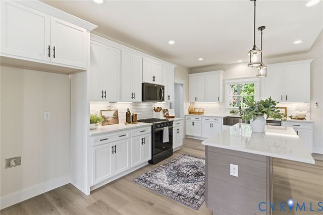 36 Anna Coves Blvd, Mineral, VA 23117