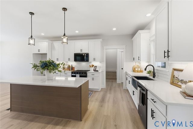 36 Anna Coves Blvd, Mineral, VA 23117