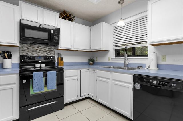 86 SPUR ROAD, Debary, FL 32713