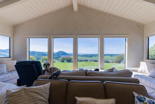 169 Old Stage Road, Salinas, CA 93908