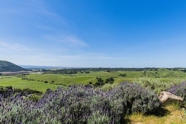 169 Old Stage Road, Salinas, CA 93908