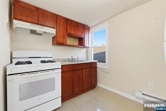 279 Ridgewood Avenue 3, Newark, NJ 07112