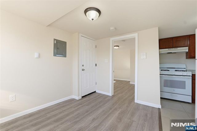 279 Ridgewood Avenue 3, Newark, NJ 07112