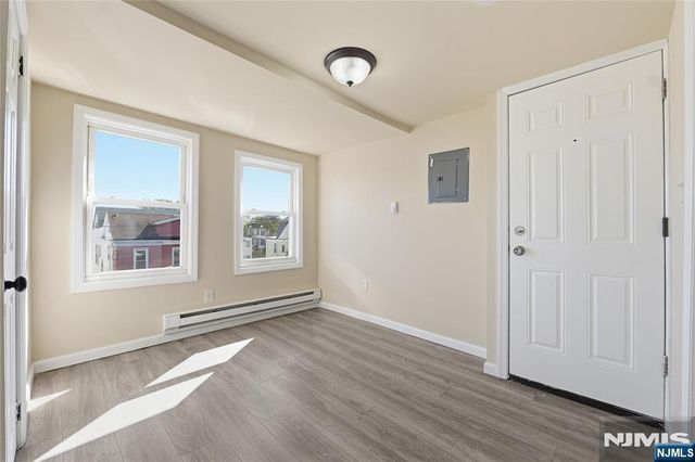 279 Ridgewood Avenue 3, Newark, NJ 07112