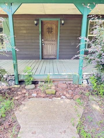 3579 LA-392, Hornbeck, LA 71439