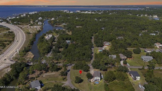 105 Mimosa Street, Pass Christian, MS 39571