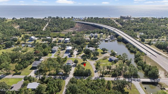 105 Mimosa Street, Pass Christian, MS 39571