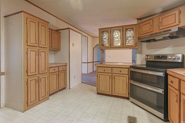 5215 Hazelwood Court, South Bend, IN 46619