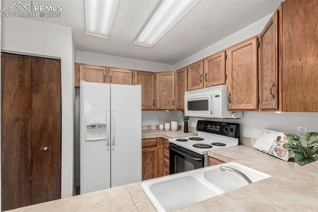 2809 Boxwood Place, Colorado Springs, CO 80920