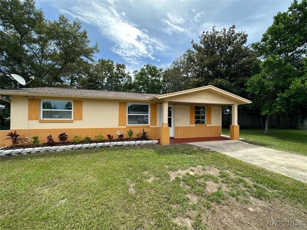 6 Jessie Court, Beverly Hills, FL 34465