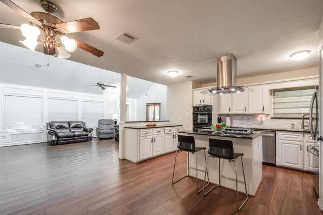 2002 Indian Shores Road, Crosby, TX 77532