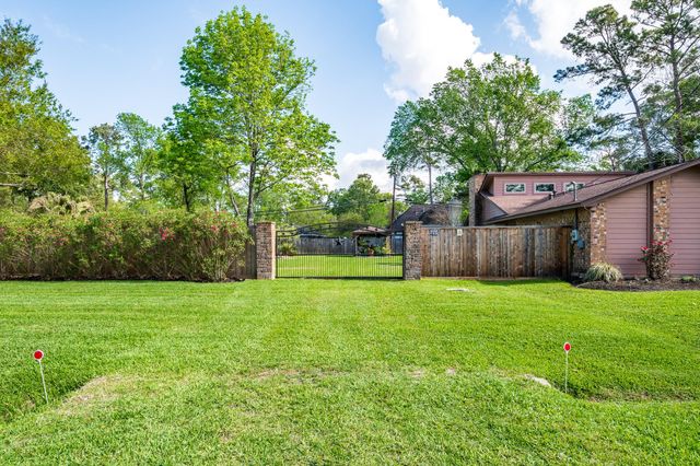 2002 Indian Shores Road, Crosby, TX 77532