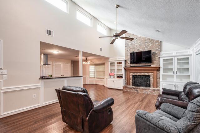 2002 Indian Shores Road, Crosby, TX 77532