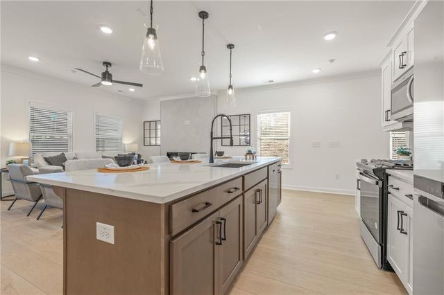 688 Sunstone Lane, Lawrenceville, GA 30043