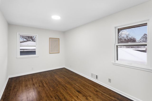 7012 Regent Avenue N, Brooklyn Center, MN 55429