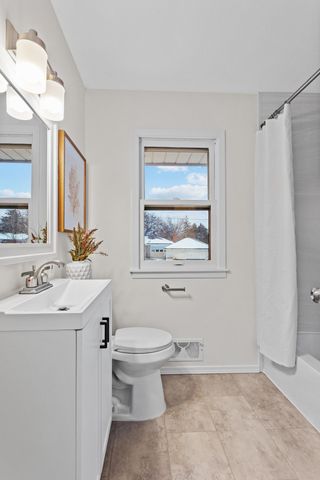 7012 Regent Avenue N, Brooklyn Center, MN 55429