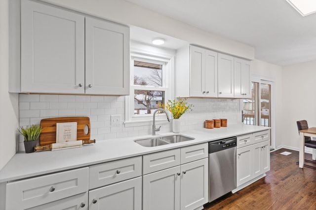 7012 Regent Avenue N, Brooklyn Center, MN 55429