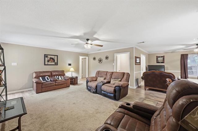 102 N Valley Street, Red Oak, TX 75154