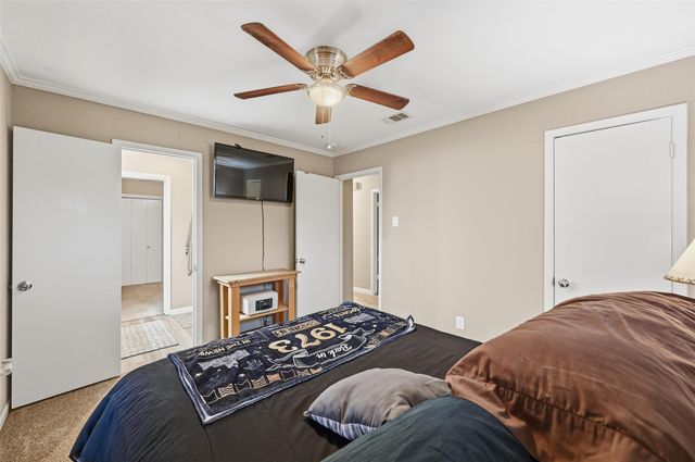 102 N Valley Street, Red Oak, TX 75154