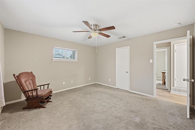 102 N Valley Street, Red Oak, TX 75154