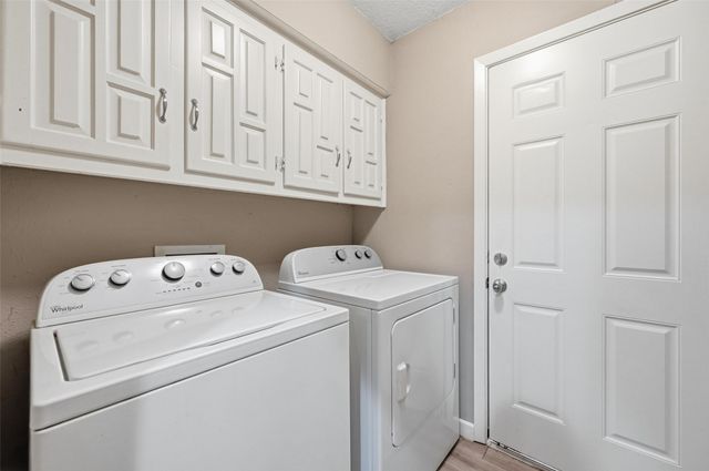 102 N Valley Street, Red Oak, TX 75154