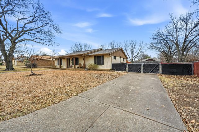 102 N Valley Street, Red Oak, TX 75154