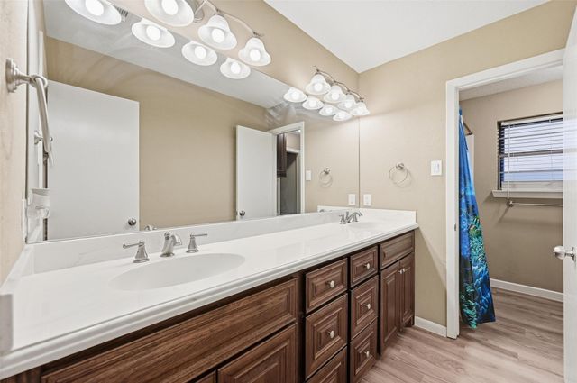 102 N Valley Street, Red Oak, TX 75154