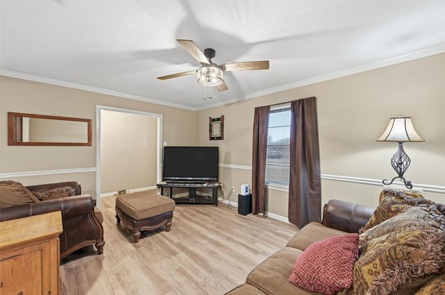 102 N Valley Street, Red Oak, TX 75154