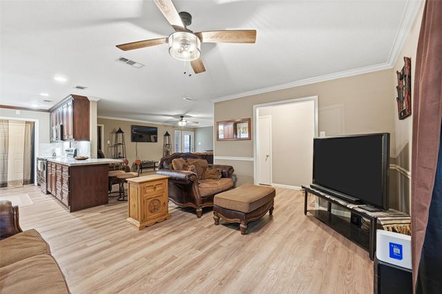 102 N Valley Street, Red Oak, TX 75154