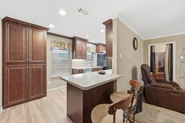 102 N Valley Street, Red Oak, TX 75154