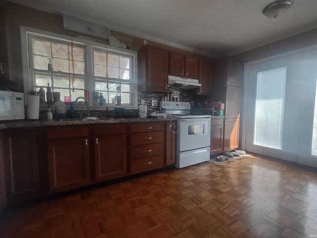 120 Longwood Avenue, Anderson, IN 46011