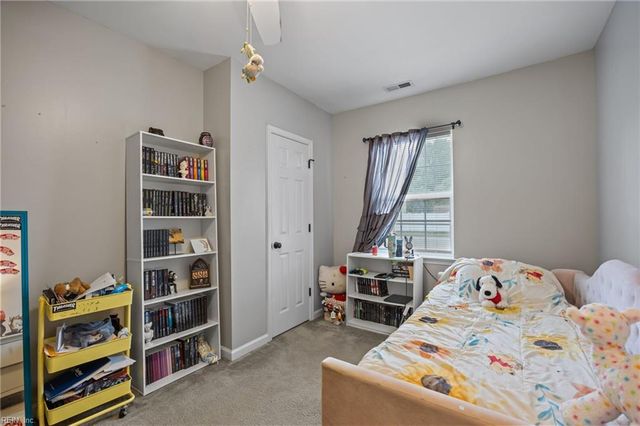 10 Old Pond CT, Hampton, VA 23666