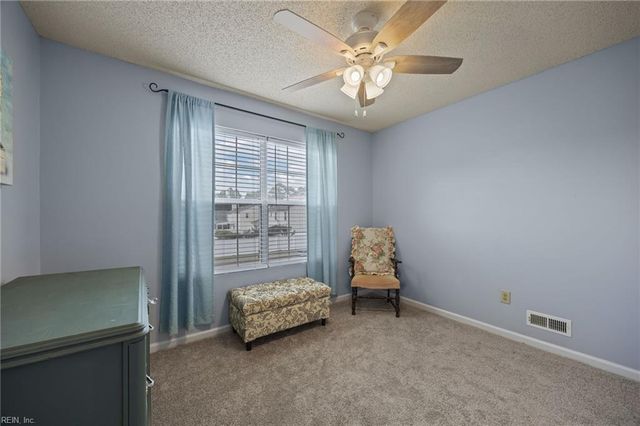 10 Old Pond CT, Hampton, VA 23666
