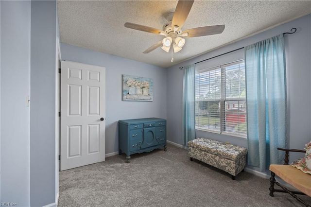 10 Old Pond CT, Hampton, VA 23666