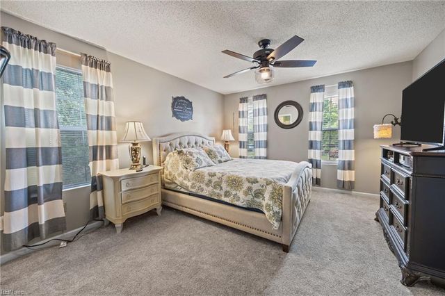 10 Old Pond CT, Hampton, VA 23666