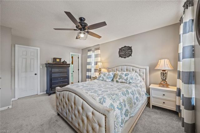 10 Old Pond CT, Hampton, VA 23666