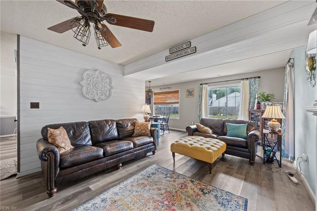 10 Old Pond CT, Hampton, VA 23666