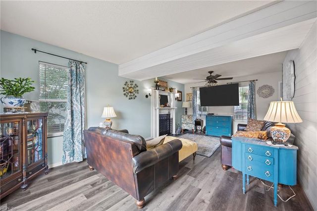 10 Old Pond CT, Hampton, VA 23666
