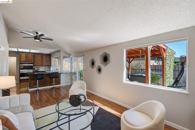 2651 Tamalpais Dr, Pinole, CA 94564