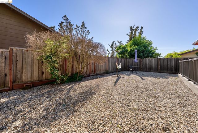 2651 Tamalpais Dr, Pinole, CA 94564