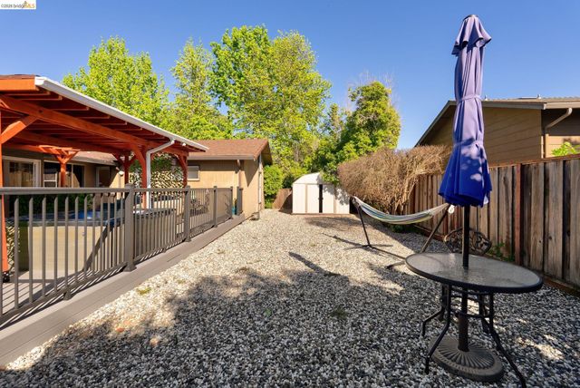 2651 Tamalpais Dr, Pinole, CA 94564